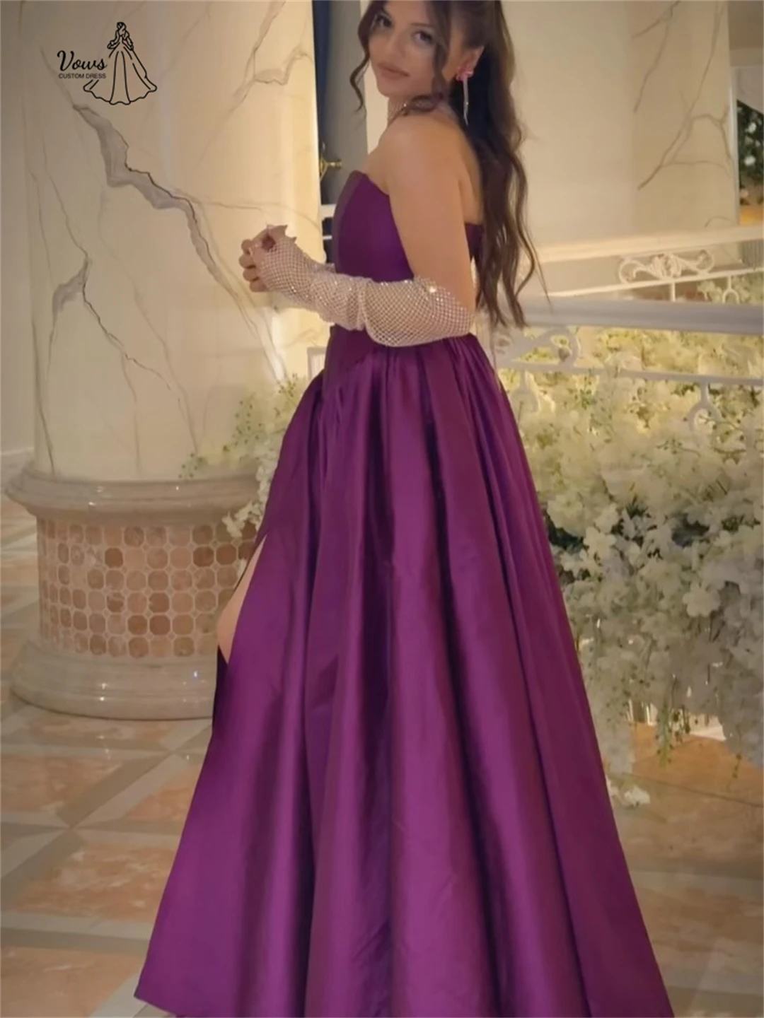 ชุดราตรีออกงานหรูหราแบบเปิดไหล่  ร้านขายชุดราตรีสวยงาม  ชุดออกงานกลางคืน  ชุดหรูหราสั่งตัดได้  ชุดบอลกาวน์ผ่าข้าง  คอลเลคชั่น 2025