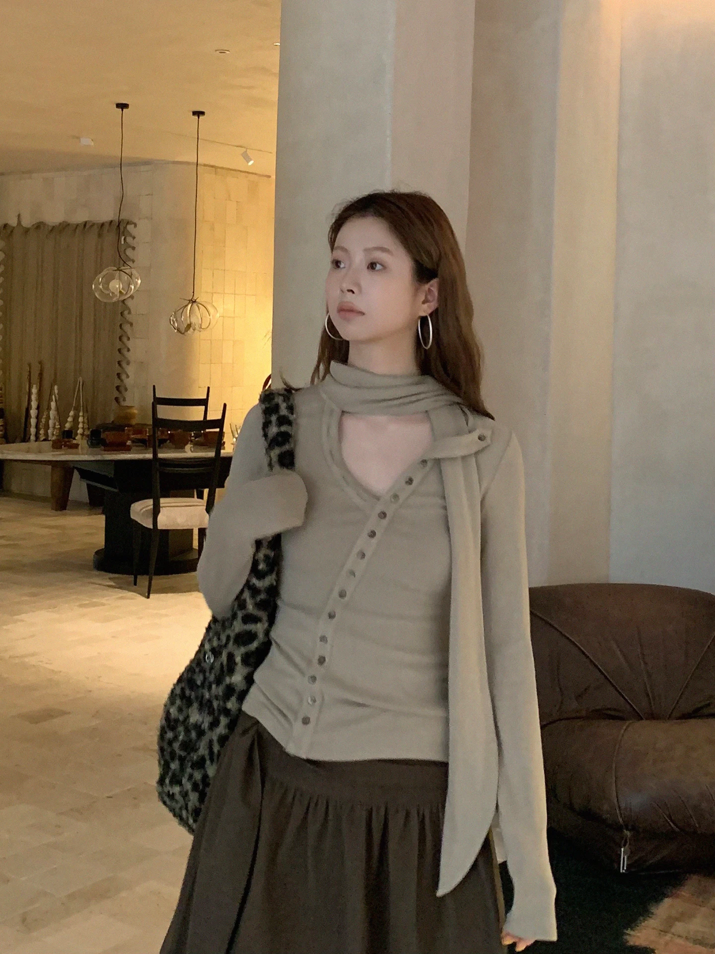 Cseta de Manga Larga Color Caqui Estilo G, Diseño Moderno para Mujer, Invierno, Estilo Informal, Corte Recto, Mezcla de ...