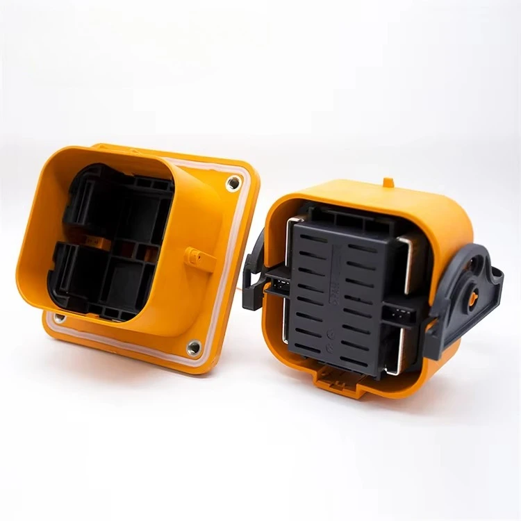 Fuse high voltage and socket manual service plug