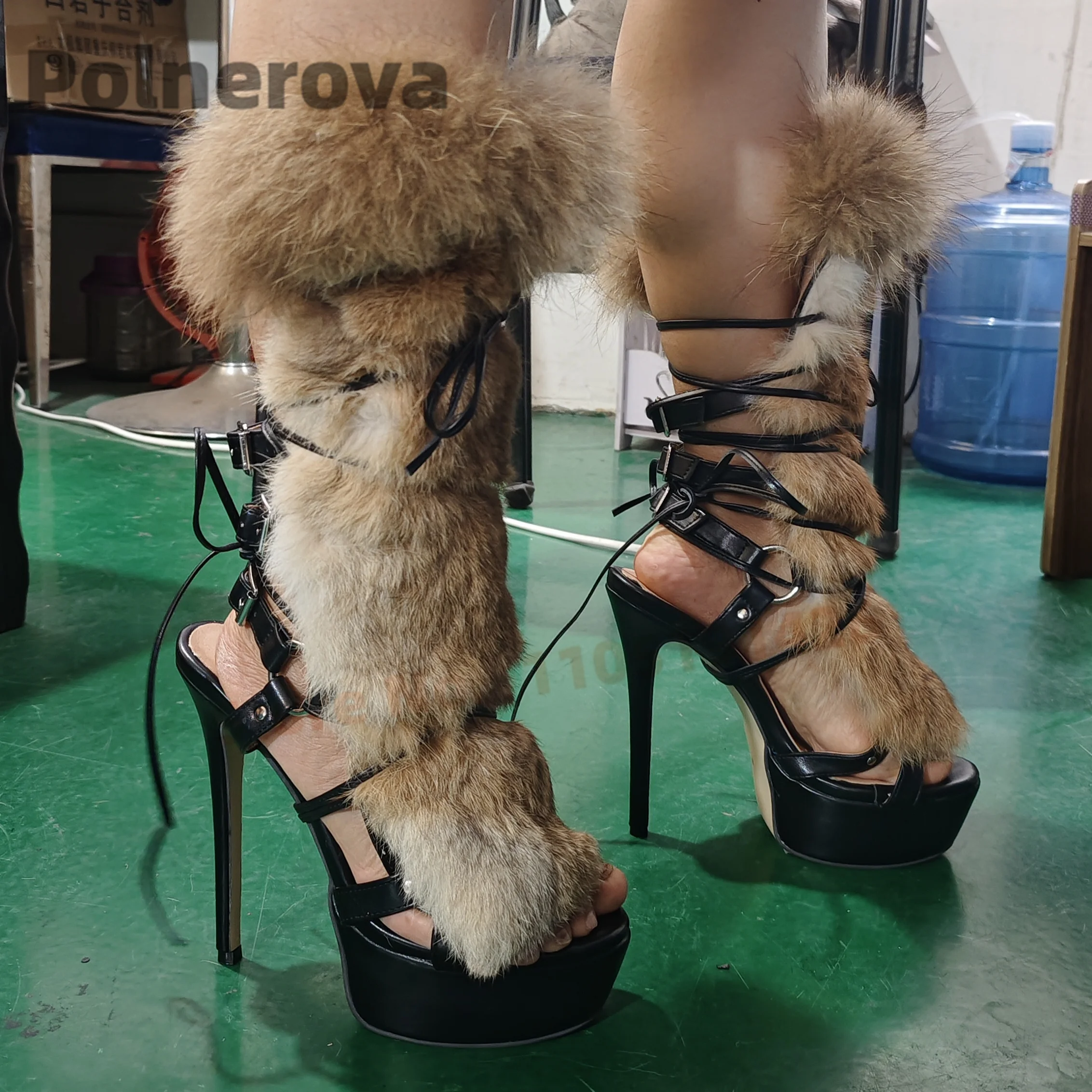 

Кожаные меховые сандалии, женские ботинки на платформе, на шпильке, роскошный стиль, коричневые летние ботинки с натуральным мехом, пикантные туфли с открытым носком и ремешками