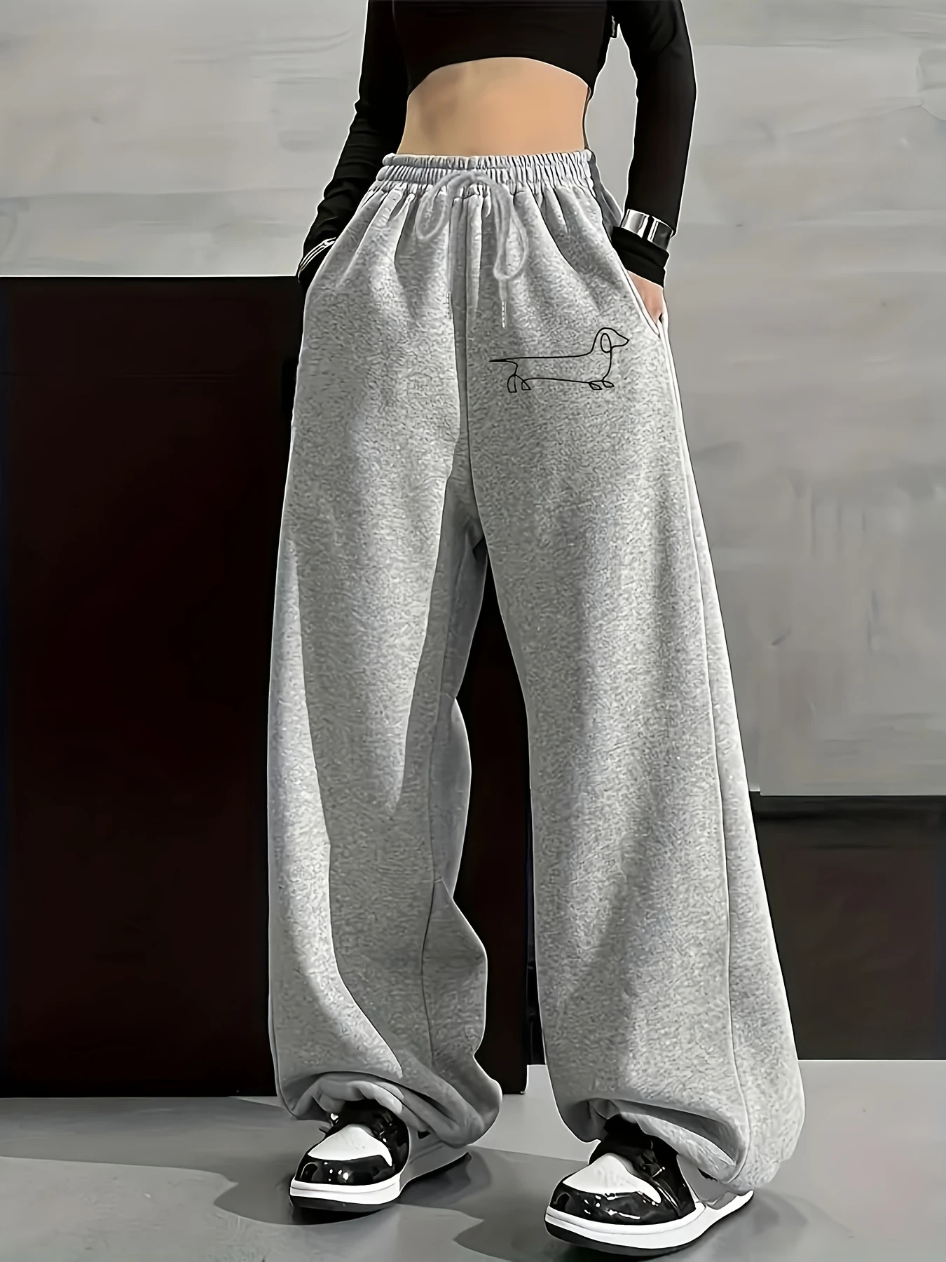 Women's Fleece Sweatpants - Winter Warmth High-Waisted Loose-Fit Trousers with Drawstring, Straight-Leg Tunic Length