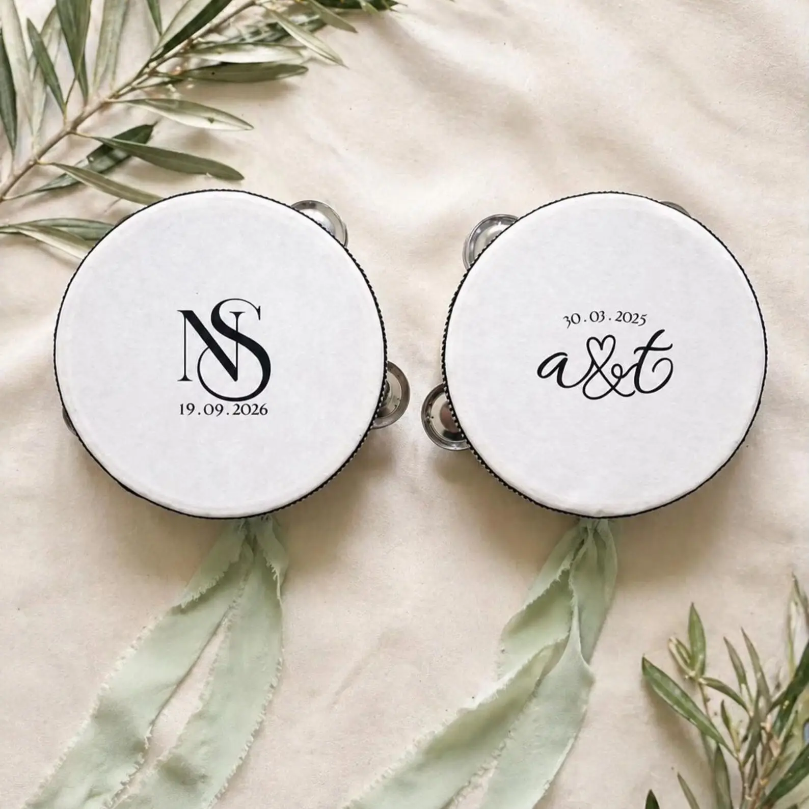 10pcs Personalized Wedding Tambourine Custom Initial & Date Hand Drum Boho Wedding Guest Favor Rustic Wedding Noise Maker