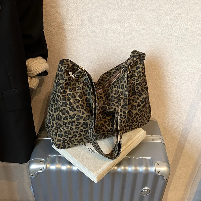 HOMEFISH Trendy Casual Soft Textile Shoulder Bag Large Capacity Leopard Print Female Retro Crossbody Bag For Commute Outings image 4