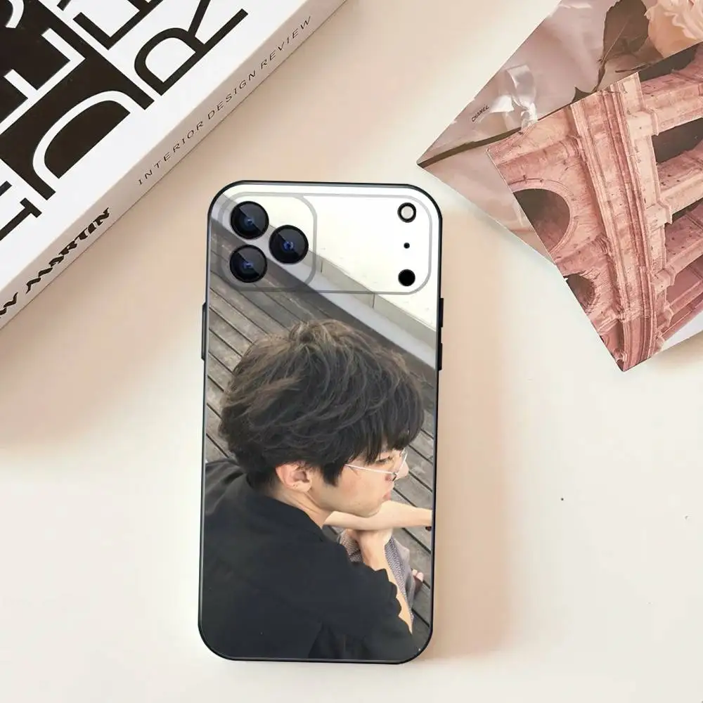 Etui na telefon Yamada Y-Yuki dla iPhone 17, 16, 15, 14, 13, 12, 11, Pro, Max, Plus, E, SE4, Air, Mini, czarne, precyzyjne dopasowanie otworów