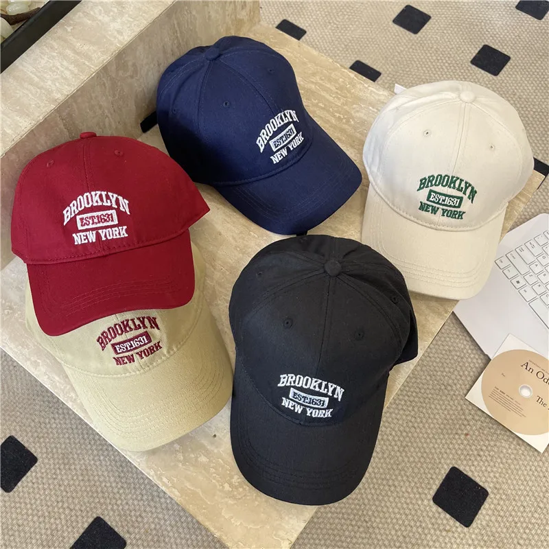 Men's and women's fashionable casual letter embroidered duckbill cap, student couple versatile sun shading baseball cap