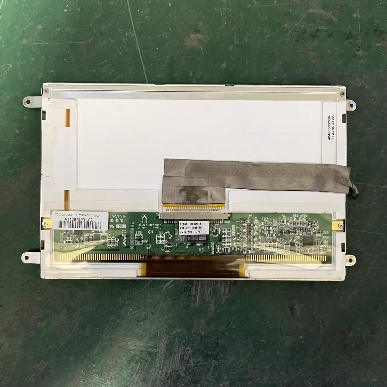 Tampilan layar LCD TD070WGEC3