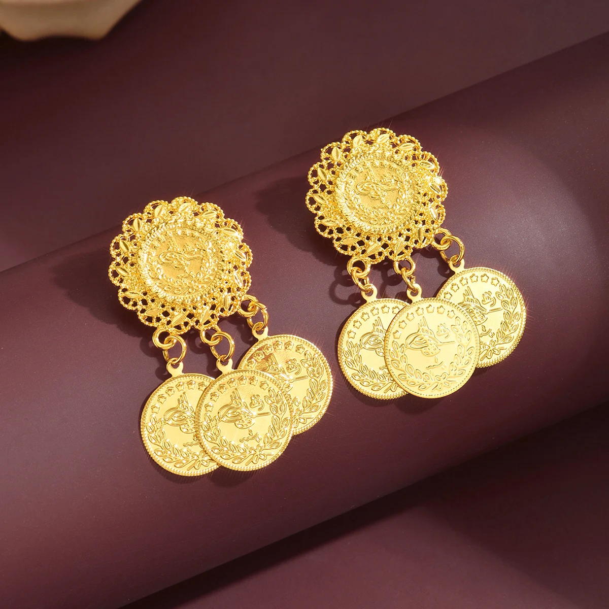 Sparkling Gold Middle Eastern Traditional Coin-Carved Brooches, Versatile High-End Accessory For Sweaters & Daily Wear
