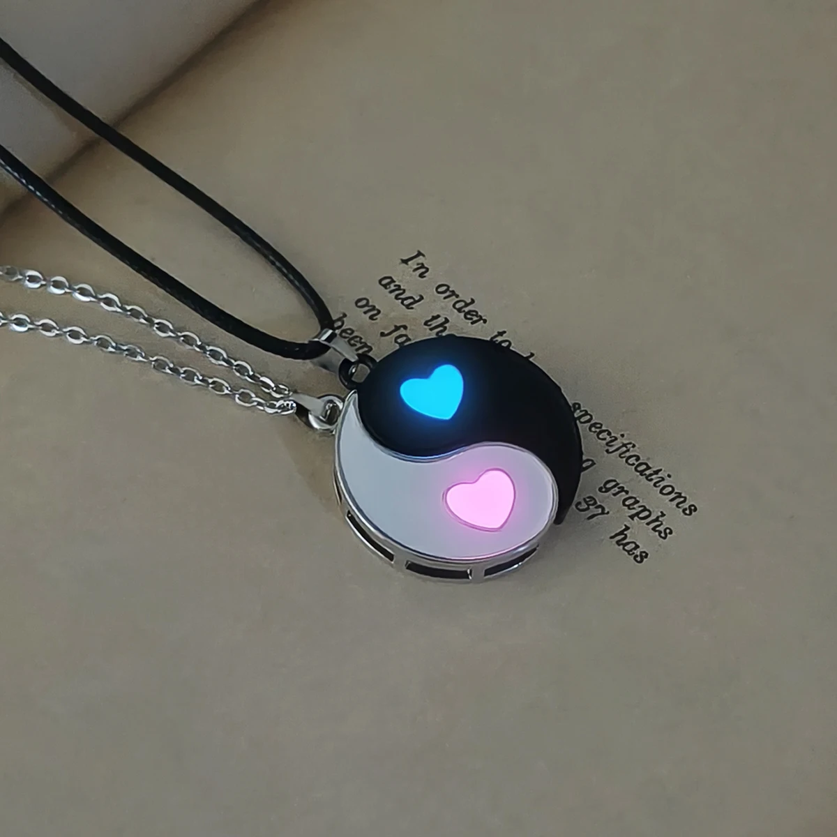 Couple Necklaces Gift Set Glow in the Dark Unisex Glowing Choker Necklace for Lovers