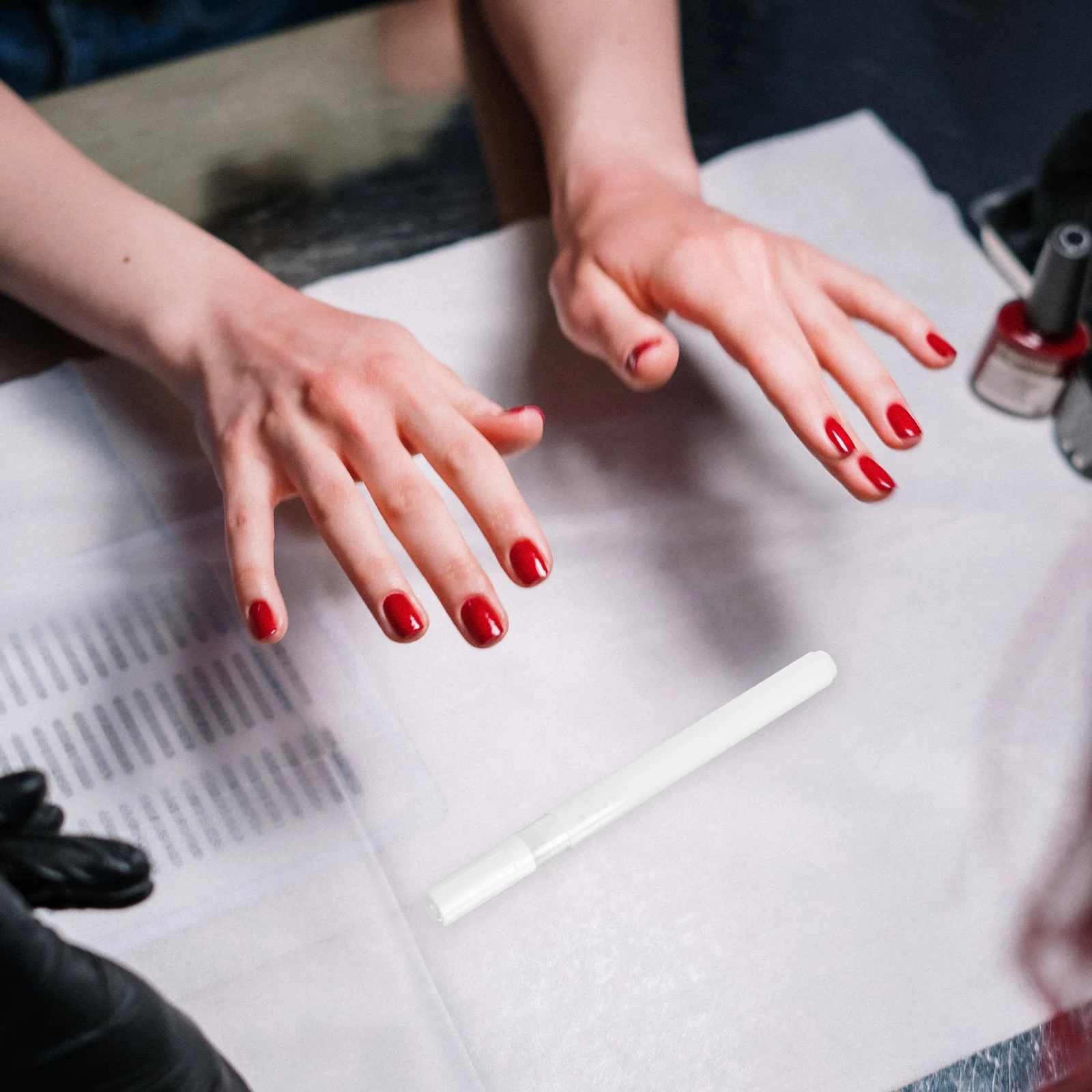 

1Pcs Graffiti Nail Pen Professional Nail Art Tool Quick Dry Waterproof Design Ergonomic Handle for Easy Doodling Female Manicure