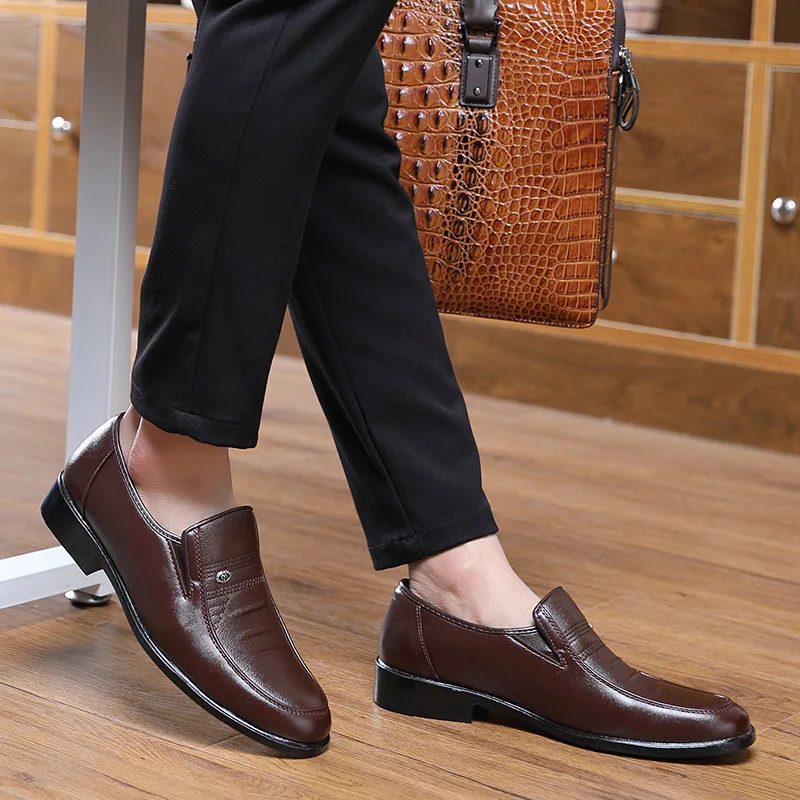 Men Shoe Men Soft Sole Breathable Dress Shoe Loafers Men Leather Casual Shoe Solid Designer Shoes Men Sapatos Sociais Masculino