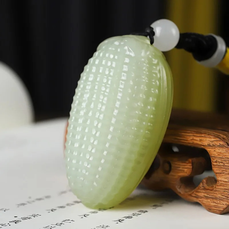 

New Natural Sapphire Seed Corn Handle Pendant, Classic Fashion Ethnic Style Necklace