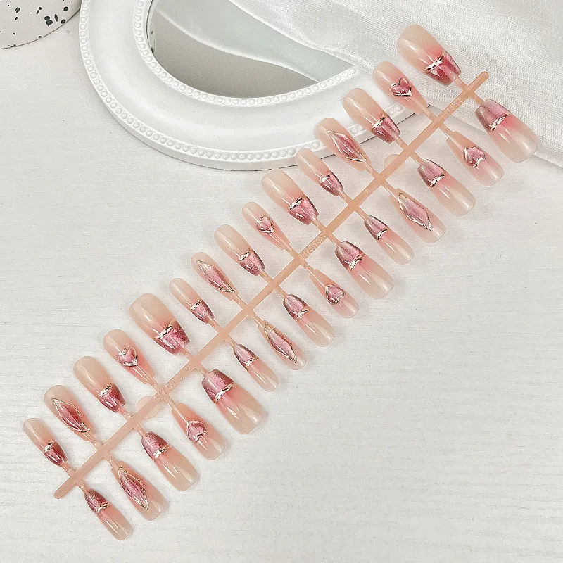 Fluwelen Cat Eye-nagel Schattig Roze Chroom Oog Hart Ster Amandelnagels Romantisch Plezier Middellange Blush Vergulde Nail Art Tips