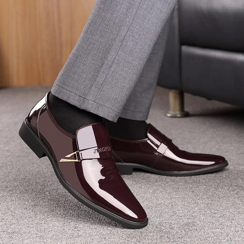 Leather Shoes Men Dress Slip on Patent Leather Mens Casual Oxford Shoe Moccasin Glitter Male Footwear Pointed Toe Shoes for Men