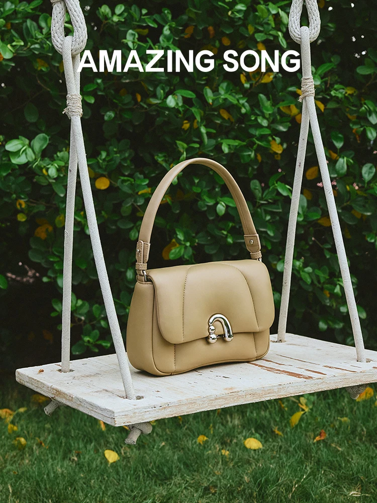 Amazing Song Alpha Bag Medium Shoulder Bag Sheep Leather