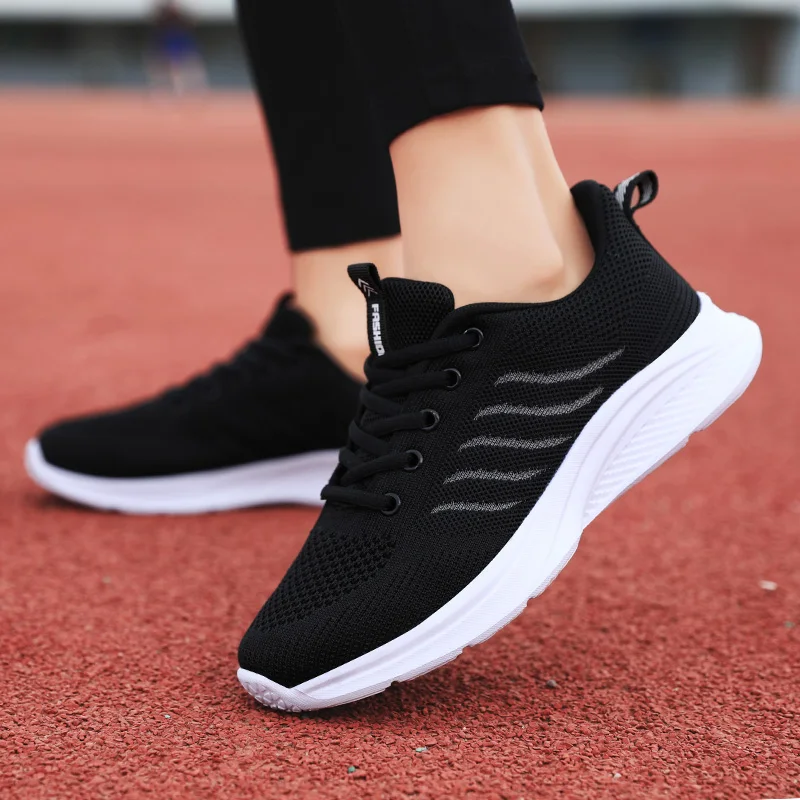 Fly Weaving Four Seasons Breathable Running Shoes Women Lightweight Flat Sports Casual Sneakers Men Non-Slip Soft Jogging Shoes