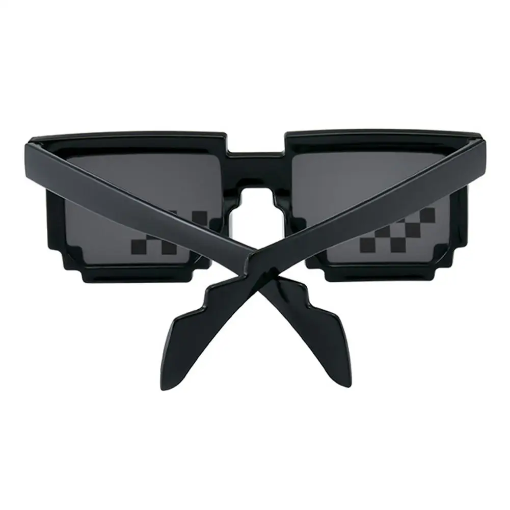 แว่นตากันแดดลายทางสีดำแบบยูนิเซ็กส์, แว่นตาแนวพิกเซลย้อนยุคทำจากโมเสคของเล่นเพื่อความสนุกสนานใช้เป็นของขวัญสำหรับงานเลี้ยงหรือประชุม