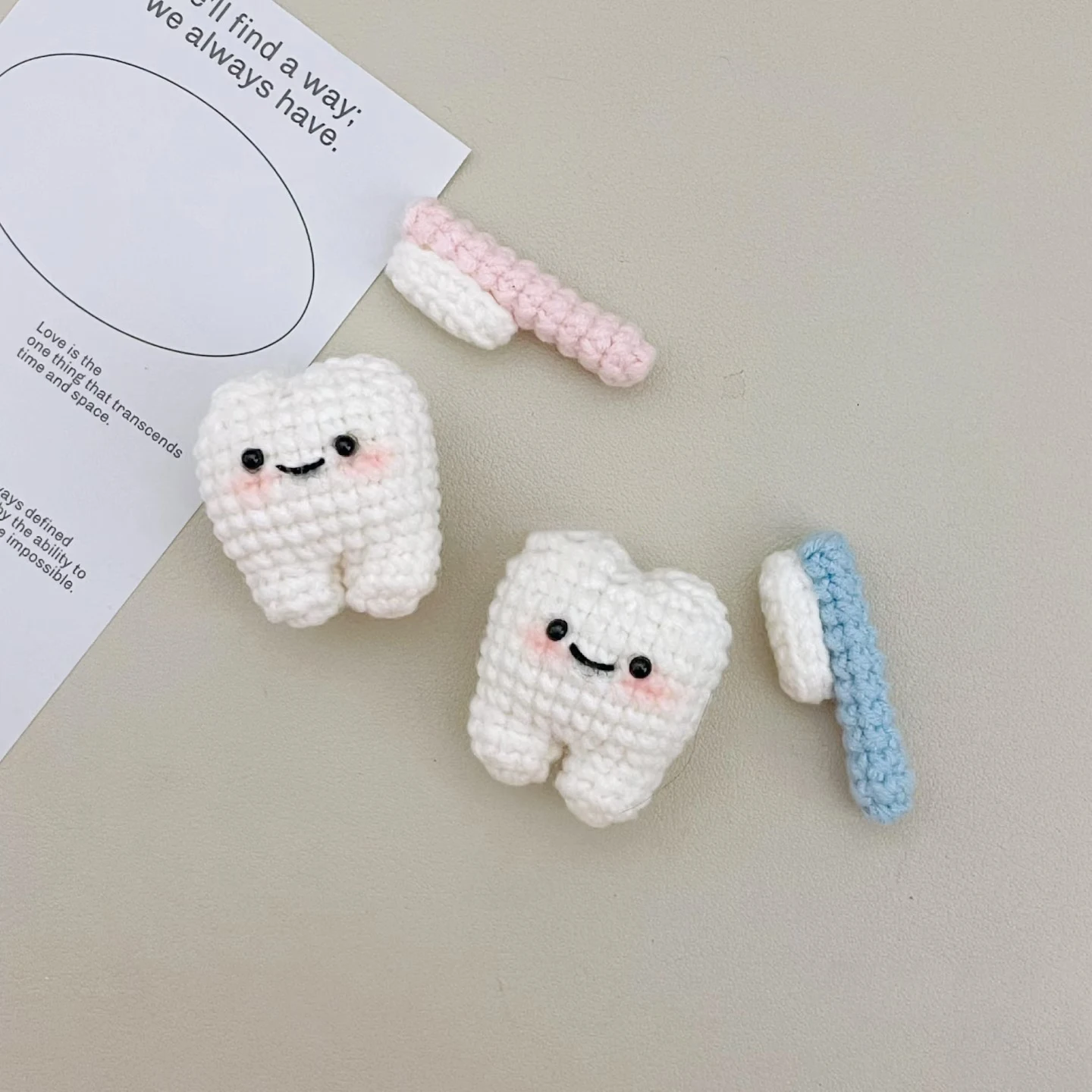 

1 шт. Креативный вязаный крючком мини-брелок в виде зубной щетки, готовое изделие, подарок для подруг и лучших подруг, для женщин и девушек