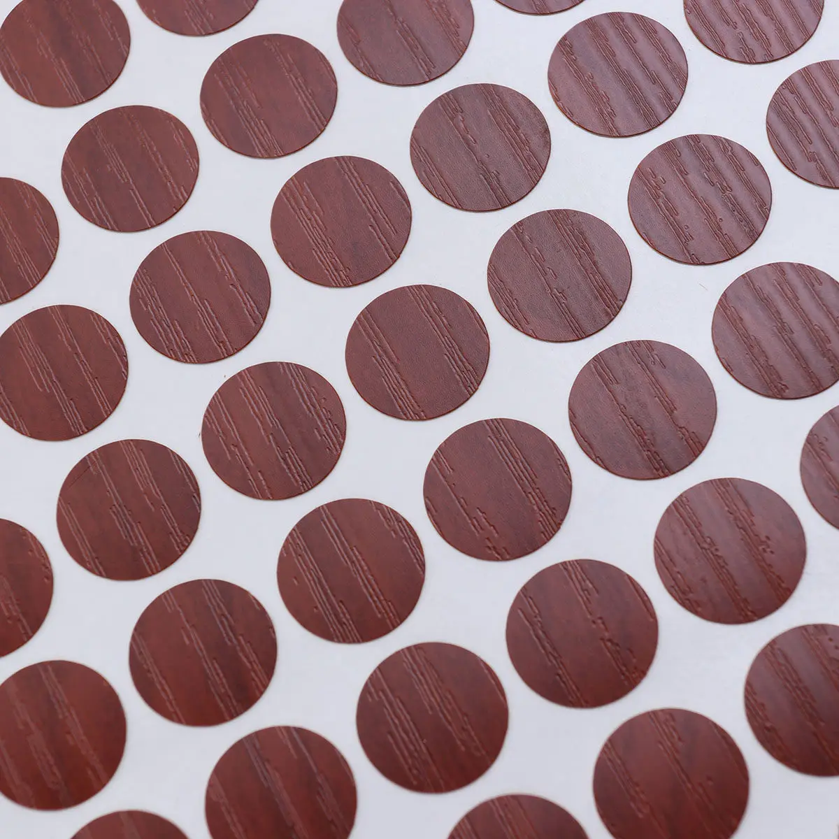 

96 шт. водонепроницаемых наклеек для отверстий под шурупы, нескользящие декоративные заглушки из ПВХ с текстурой дерева для ремонта мебели и маскировки