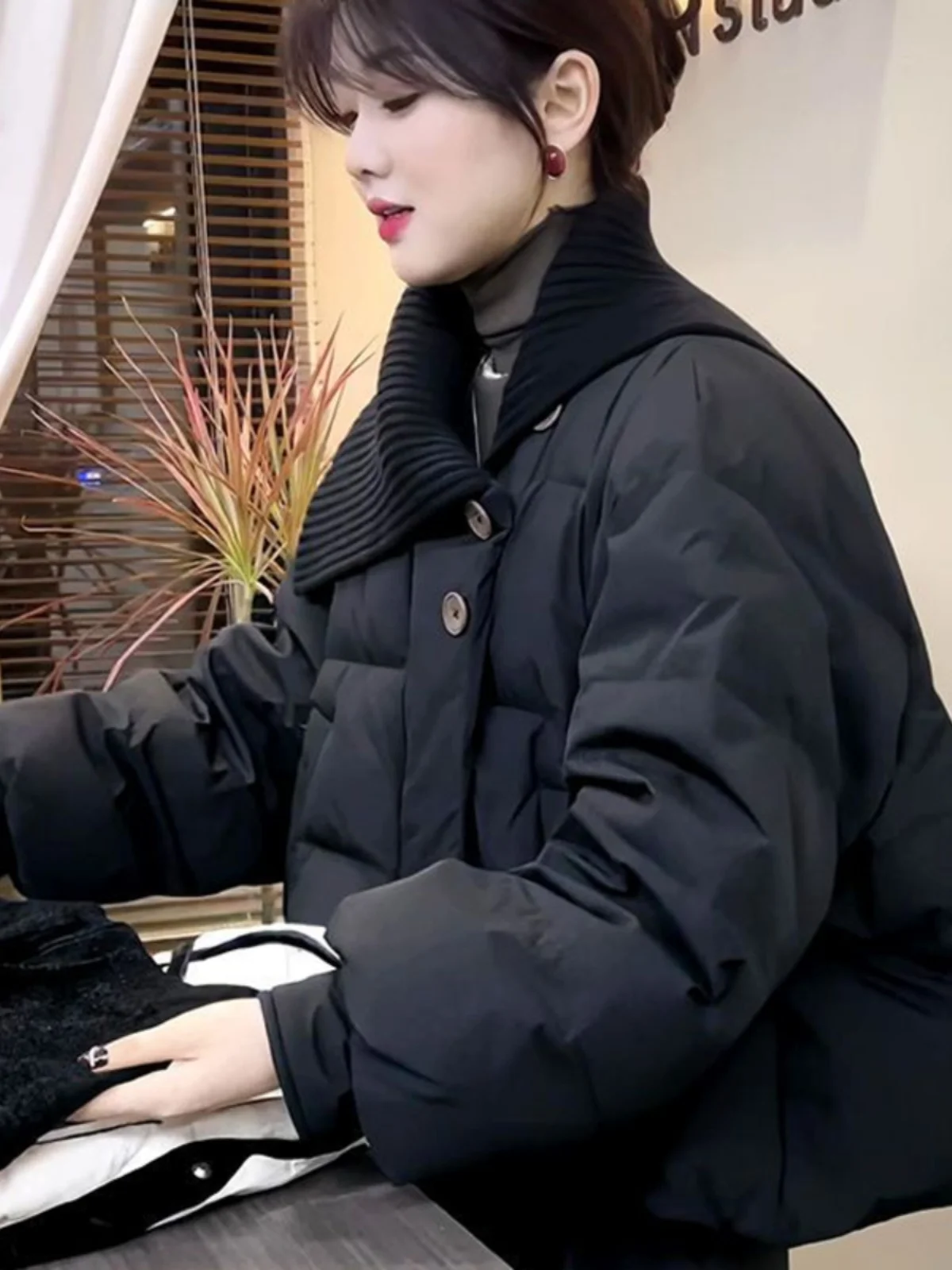 

Thickened Bread Style Jacket Korean Version Commute Long Sleeve Cotton Coat with Knitted Collar Splicing Design for Women