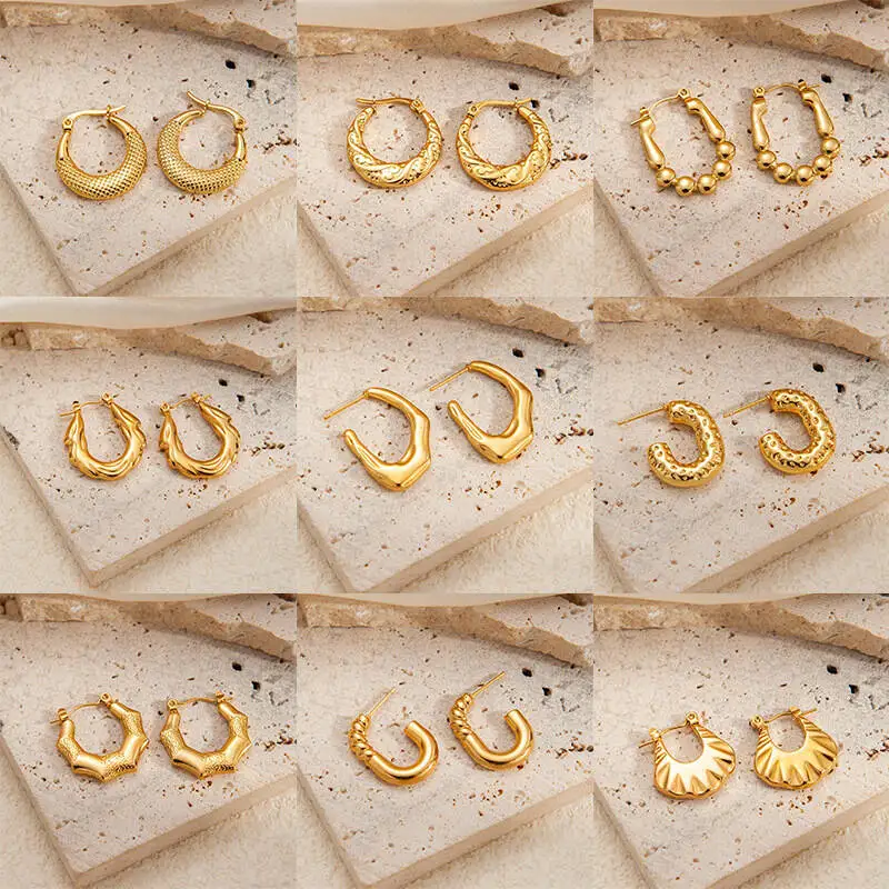Titanium steel round twisted stud earrings for women, light luxury, non-fading, fashionable and versatile jewelry.