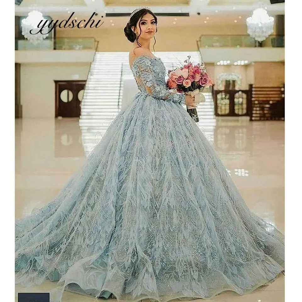 

2023 Light Blue Off The Shoulder Quinceanera Dresses Tulle Illusion Appliques Elegant Prom Brithday Party Gown With Feathers