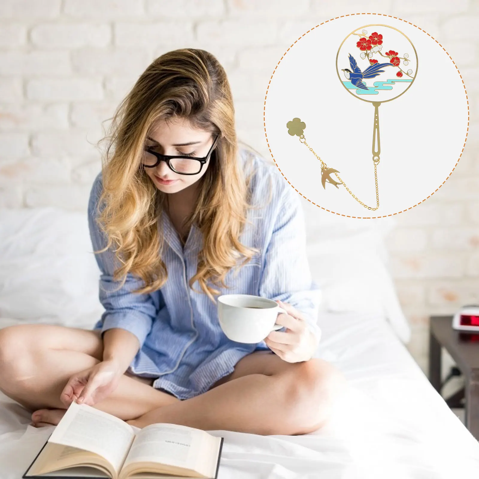 

1pc Retro Metal Bookmark Hollow Out Fan Shape Chinese Style Portable Lightweight Creative Practical Hanging Bookmark For