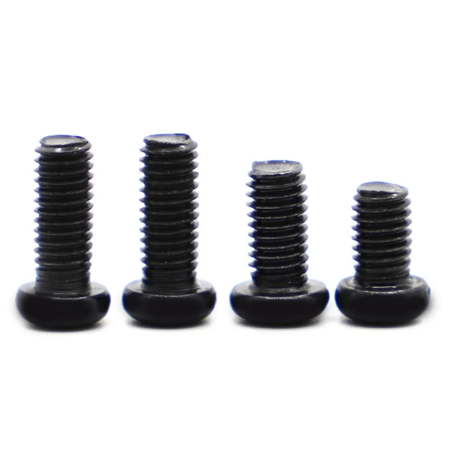 GB818 M1.2 M1.4 M1.7 M2 M2.5 M3 M4 DIN7985 Schwarze Kohlenstoffstahl Kreuzschlitz-Flachkopf-Maschinenschraube Phillips TV-Bolzen – Detail 3
