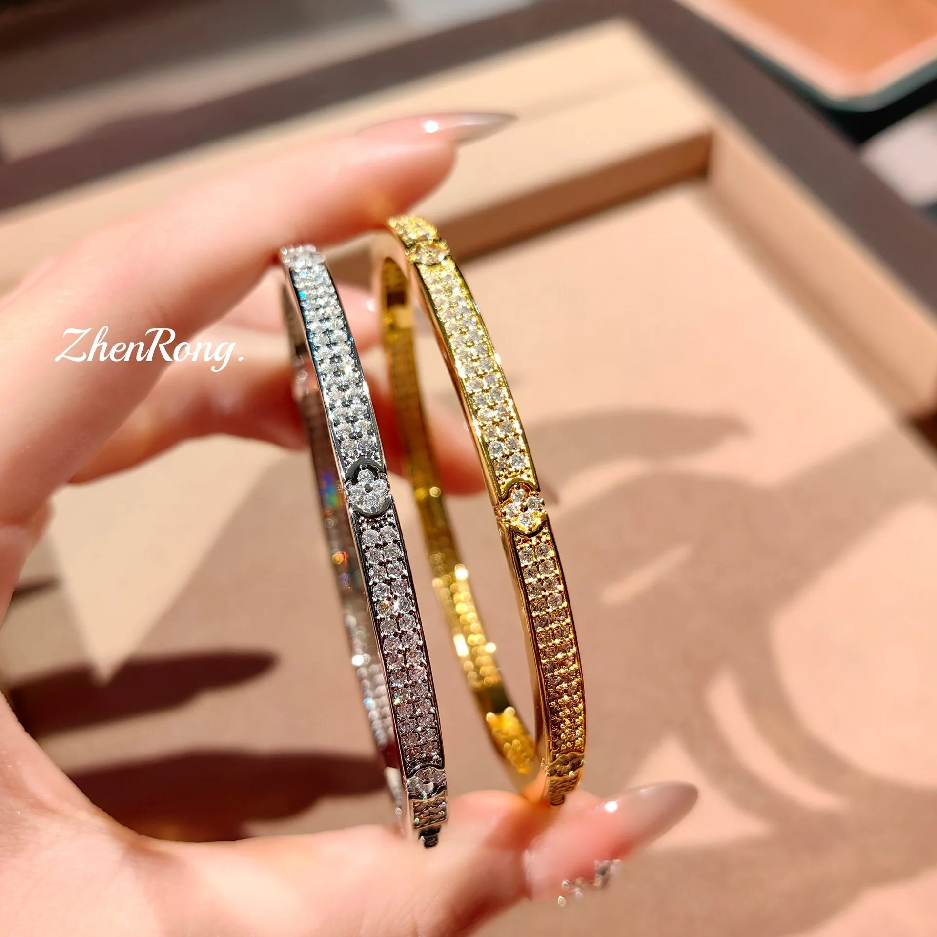 New Luxury Micro-pave Full Cubic Zircon Lucky Four-Leaf Clover Pattern Bangle Ring for Women Noble Wedding Banquet Jewelry Sets