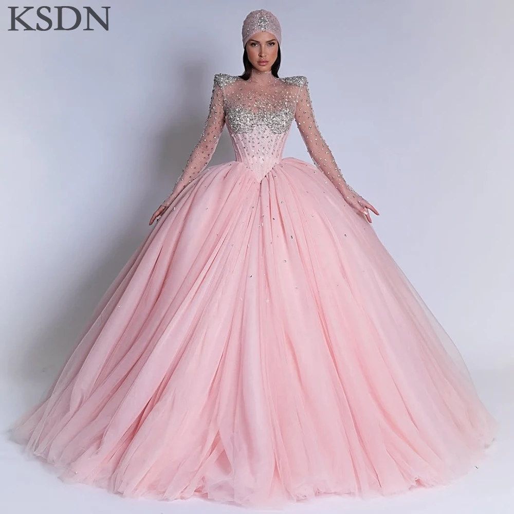 فساتين سهرة وردية رائعة من KSDN رسمية برقبة دائرية وأكمام طويلة كريستالية ذيل شابيل فستاين سهرة/فساتين الحفلات فستان الأميرة الأنيق