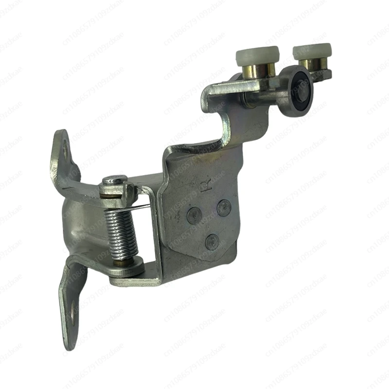 82410-JX00A Right Power Middle Hinge Sliding Door Roller For Nissan Nv200, Rear Pulley Door Hardware.