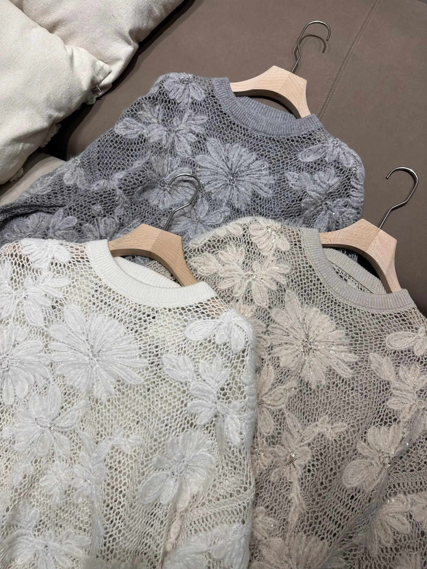 2026Women's Autumn Crew-Neck Cut-Out Long-Sleeve Knit Top