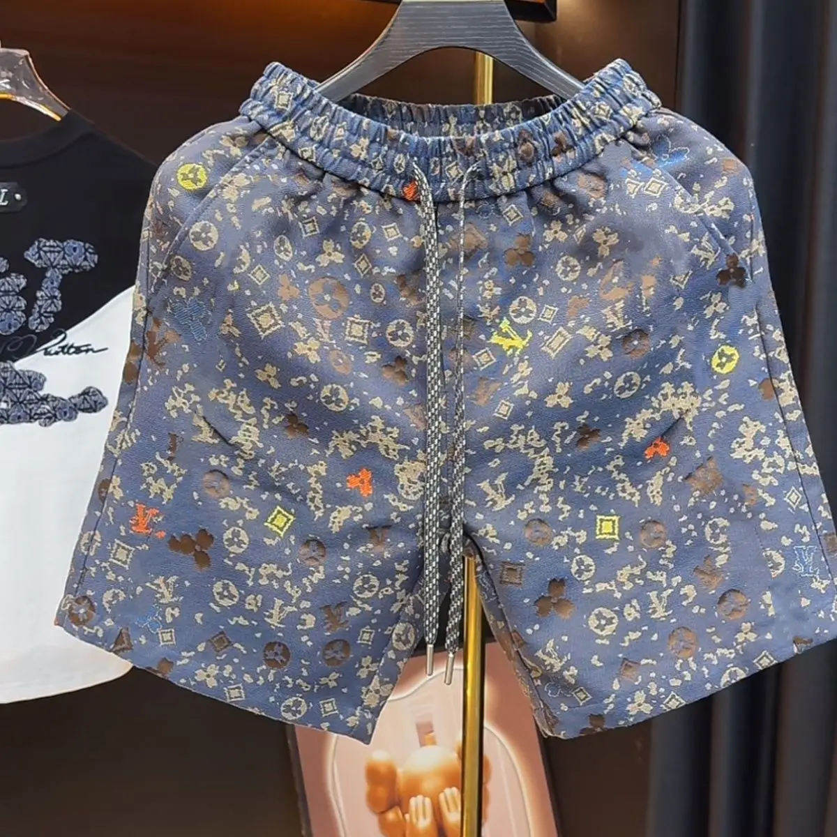 

Новые летние мужские модные брендовые шорты четырех четвертей, американские легкие роскошные шорты с полным принтом, индивидуальный отдых, большие размеры