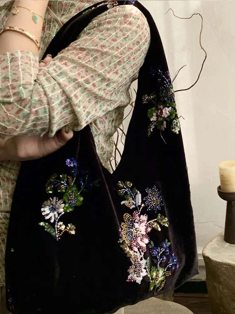 

Fashion Velvet Sequin Embroidered Handmade Bag Velvet Crossbody Bag Women Design Sense Atmosphere Match Handbag Tote Bag