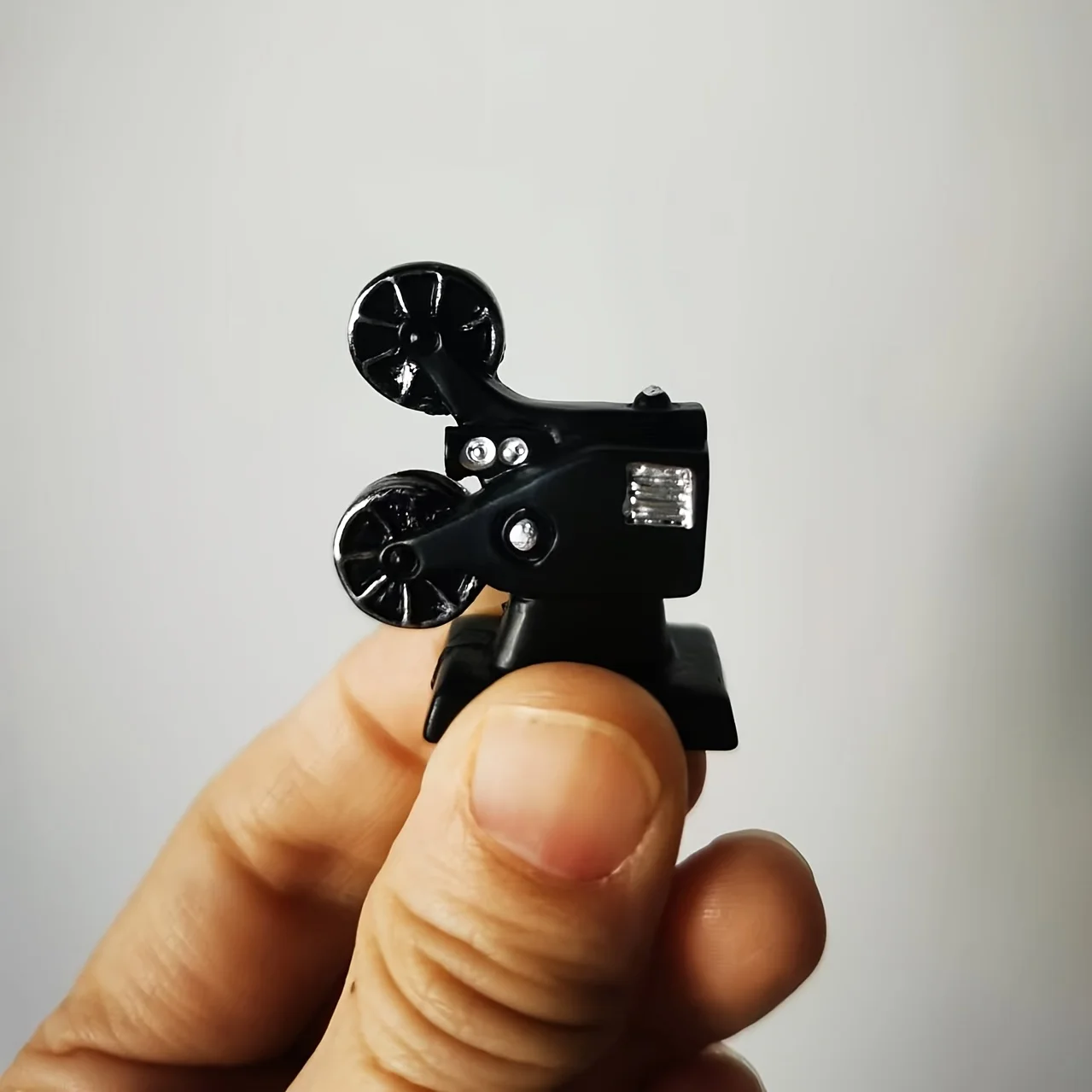Resin figure Vintage-Style Miniature Mini Projector