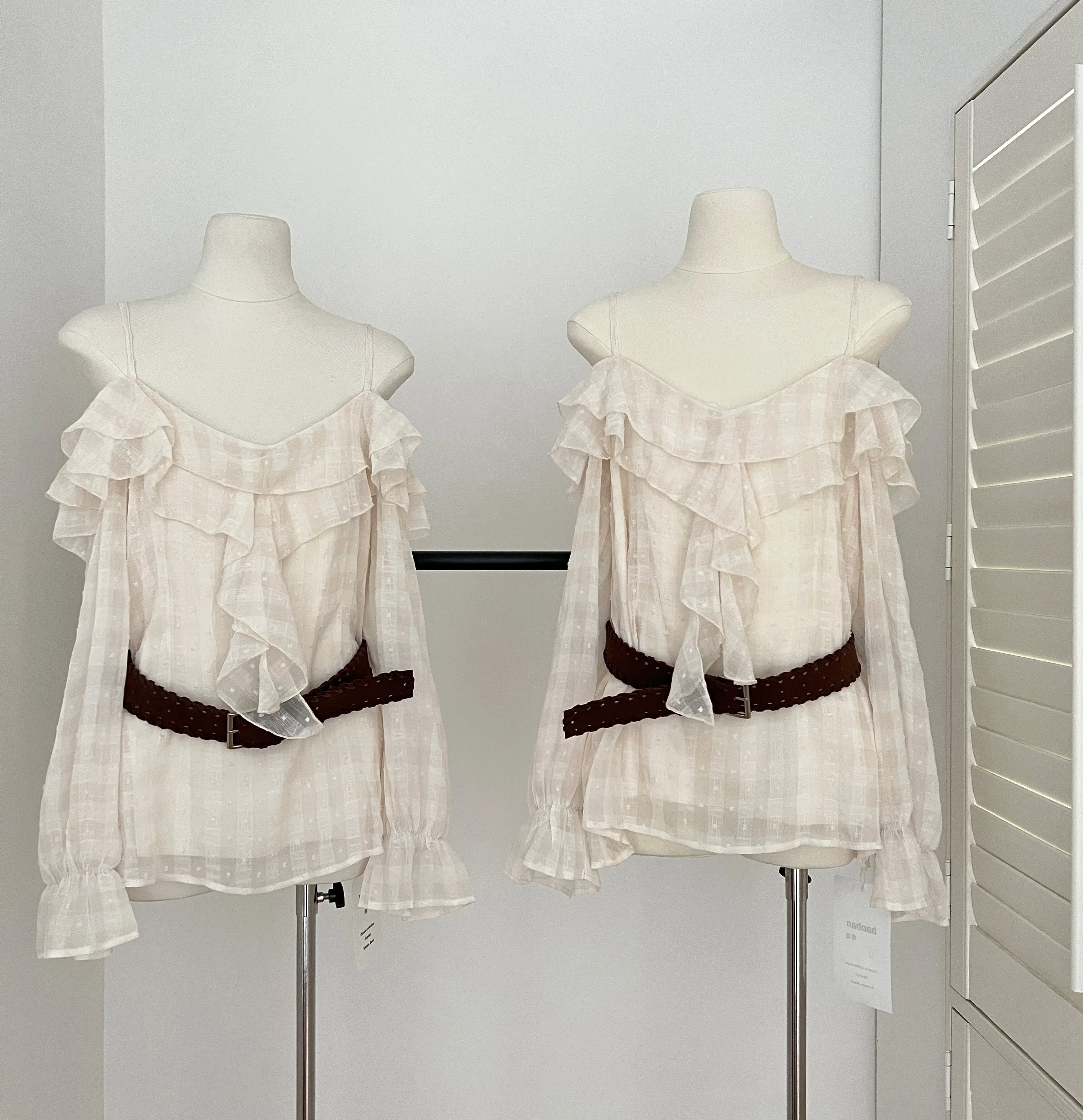 

Женская летняя осенняя клетчатая рубашка с открытыми плечами и длинными рукавами и оборками, женская уличная одежда, элегантная свободная блузка на бретелях, топ