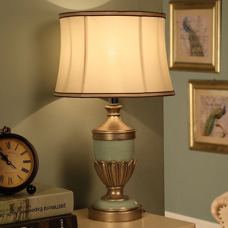 Creative and Warm Home in The Living Room and Study, European Dimmable Decorative Desk Lamp American Retro Bedroom Bedside Lamp