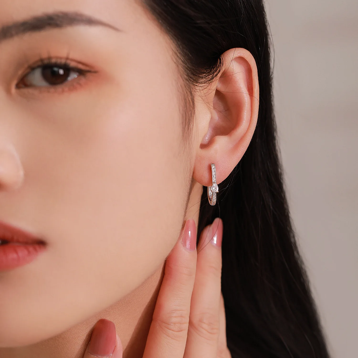

Korean-Japanese Style S925 Sterling Silver Stylish U-Shaped Water Drop Hoop Earrings Minimalist Geometric Women's Ear Jewelry