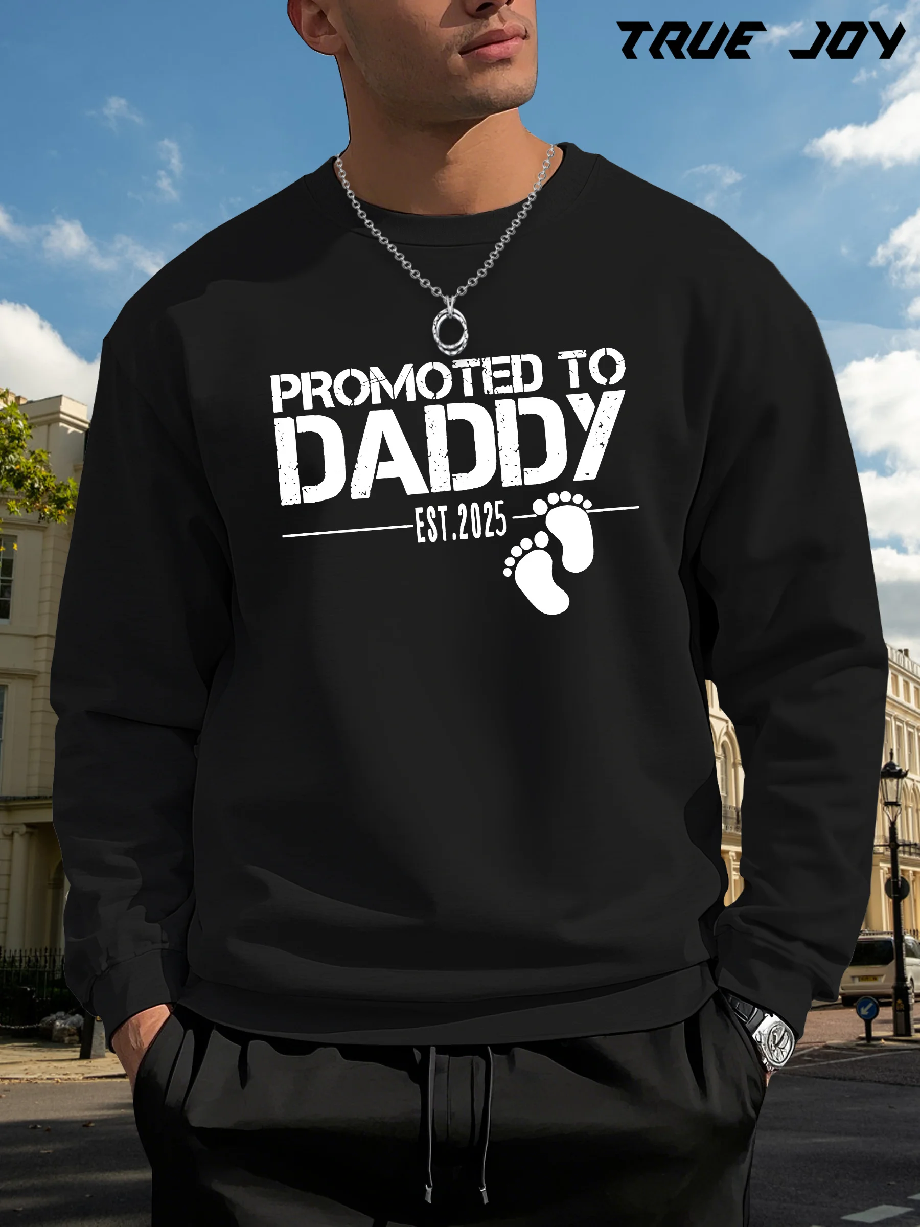 

Men's Green Sweater - Promoted to Daddy EST 2025 Graphic with Footprints Loose Fit Long Sleeve Crewneck Pullover for New Dad