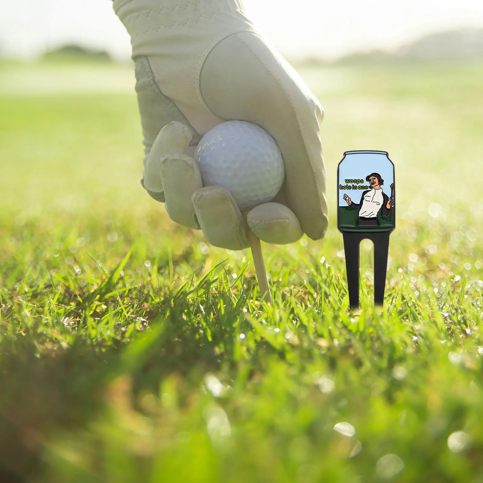 

1PC Fork Divot Repair Tool Lightweight Ergonomic Enamel Coloring Metal Japan Golf Divot Tool Ball Marker Import Golf Marker