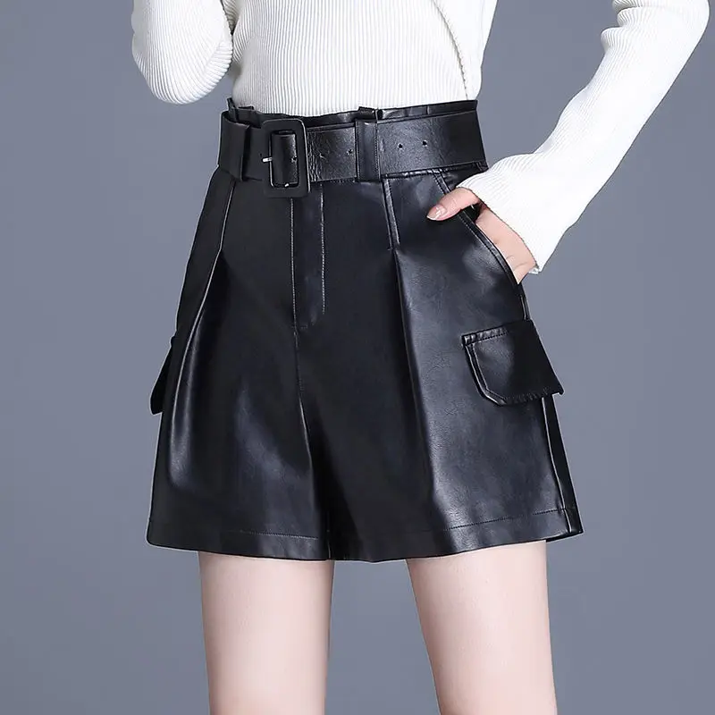 2024 New PU Leather with Belt Pockets Fashion Spring Shorts Street Vintage Solid Short Femme Ladie Loose Elegant High Waist V5