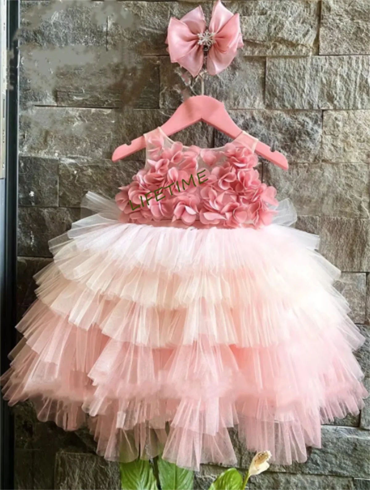 Maßgeschneidertes rosa Baby Mädchen Geburtstagskleid Puffy Tutu 3D Blumen knielanges Erstkommunionkleid Blumenmädchenkleider Kinderkleider