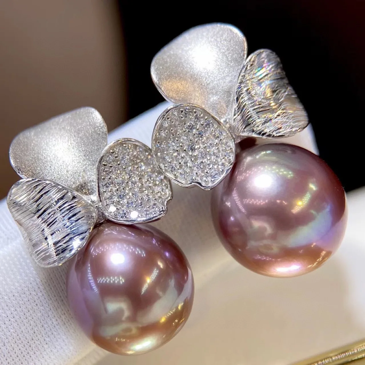 Gorgeous pair of AAAA+ 10-11mm south sea round lavender pearl stud earring 925 Silver