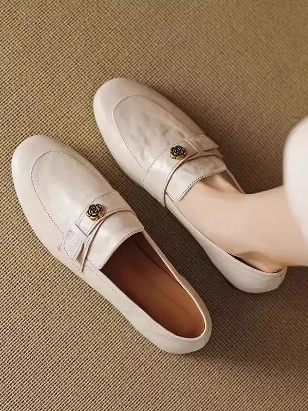 

Новые весенне-осенние кожаные туфли-балетки с камелией на низком каблуке в британском стиле для женщин, удобные кожаные туфли на плоской подошве