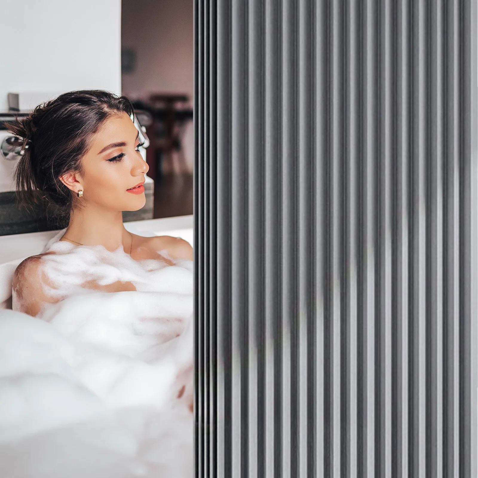 

Foldable Magnetic Waterproof Bath Curtain with 14 Hooks Privacy Divider Easy Installation for Modern Bathrooms