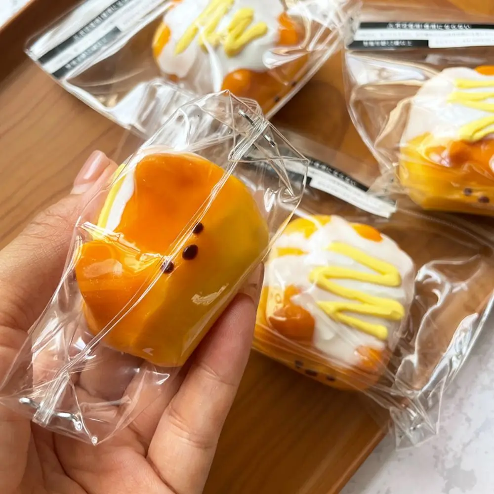 安全な柴犬チーズケーキ型の柔らかいスローリバウンド犬型スクイーズおもちゃ、面白くて可愛い犬型スクイーズ、装飾用