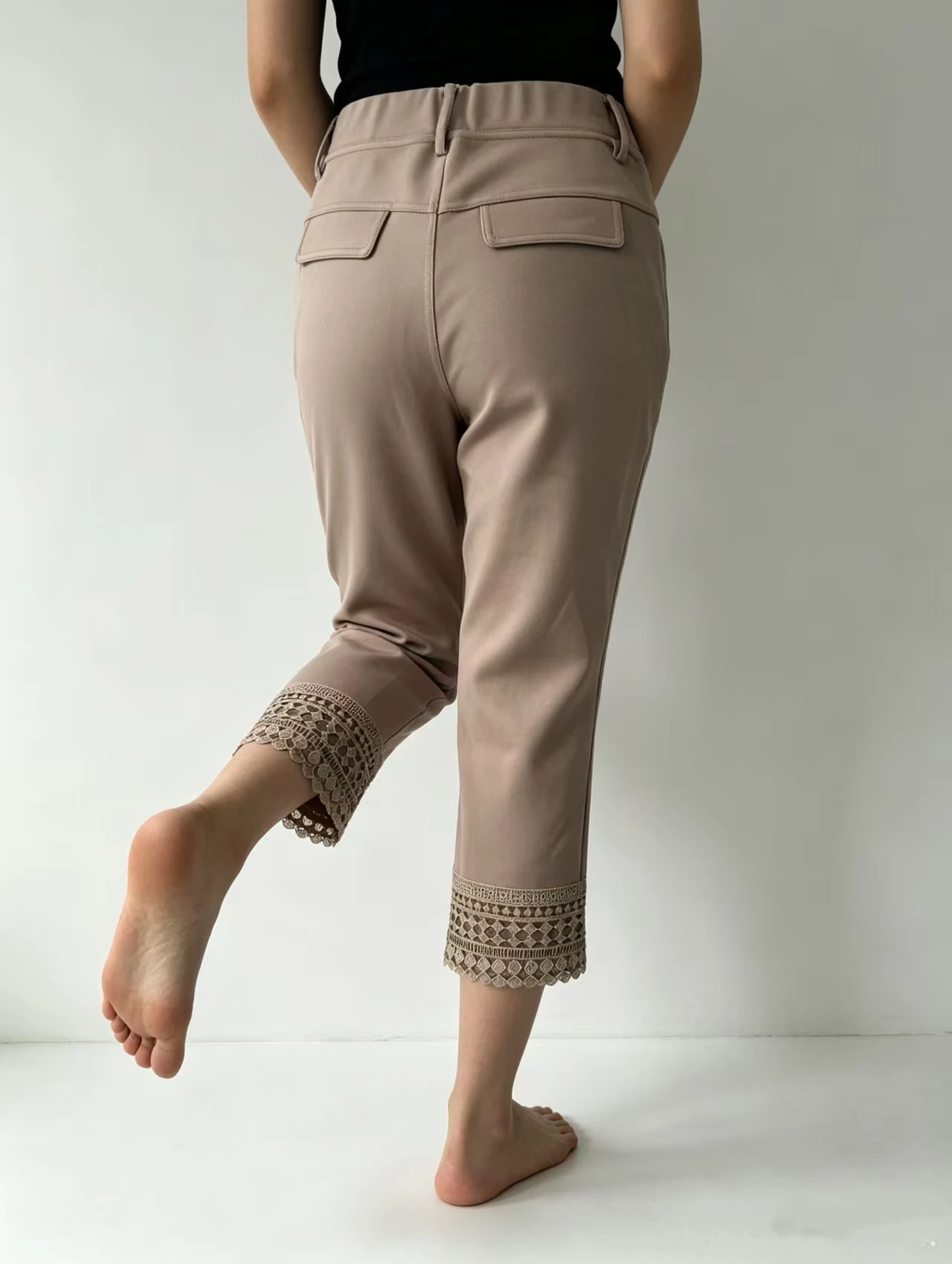 fenggejiwo Women's Casual Capri Pants Elastic Waist Casual Pants
