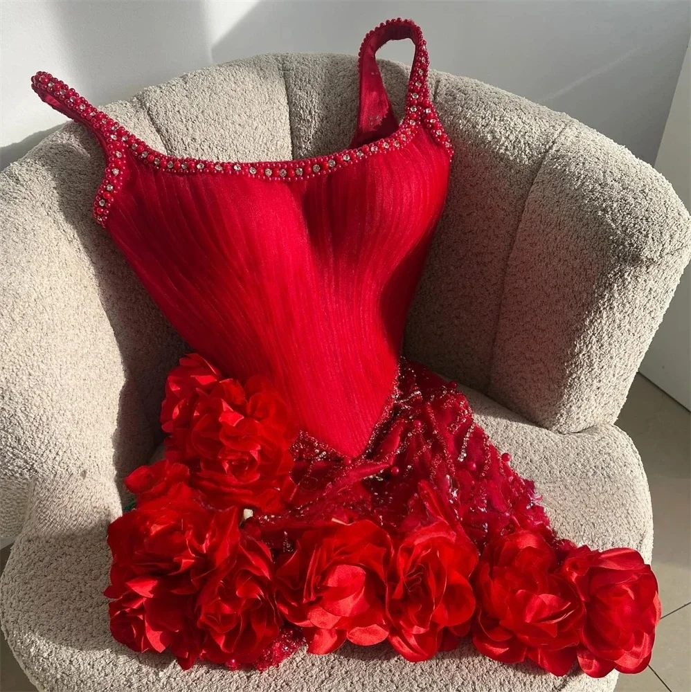 Rote kurze Ballkleider für schwarze Mädchen, transparente, mit Blumen verzierte, afrikanische Geburtstagsparty-Cocktailkleider, maßgeschneidert