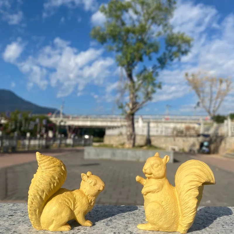 

Hand-Carved Boxwood Squirrel Figurine - 2.17" Solid Wood Animal Sculpture, Home Decor Crafts, Desktop Ornament, Collectible Gift