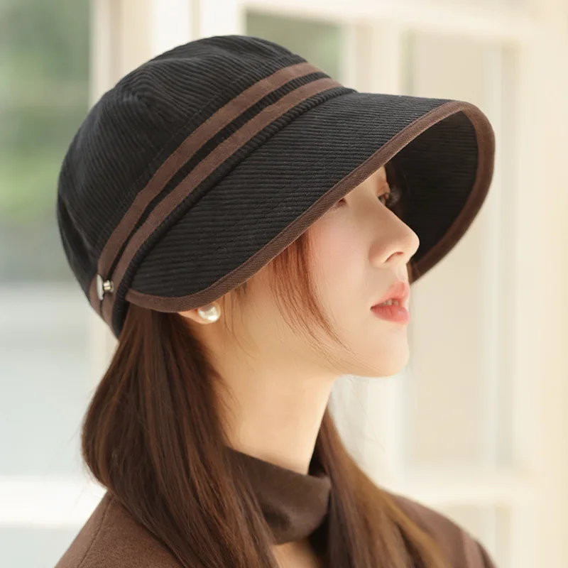 Hat Women's Autumn Winter Sense Warm Equestrian Hat Large Brim Show Face Small Hundred with Duck Tongue Hat Soft