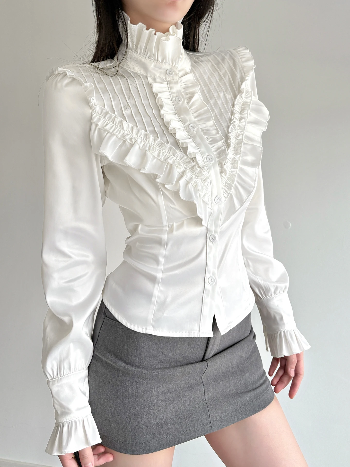

Elegant White Palace Style Women's Shirts Ruffled Edge Turtleneck Versatile Tops 2025 Autumn Slim Single Breasted Blouses